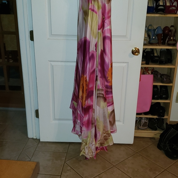 Dress - Picture 4 of 5